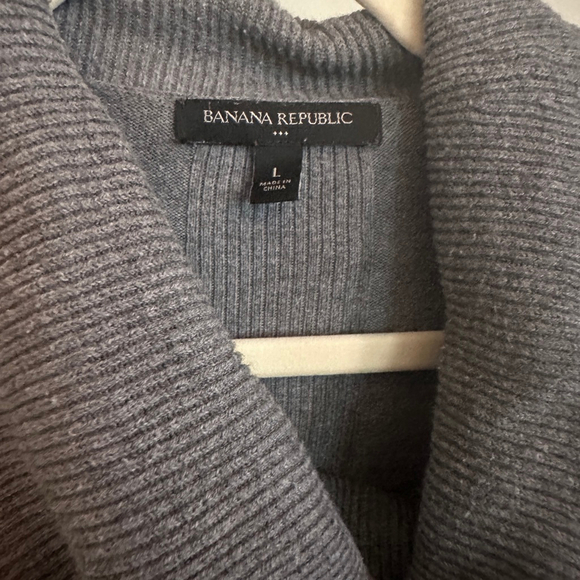 Women's Banana Republic Gray Cowl Neck Sweater Size L - Picture 2 of 6